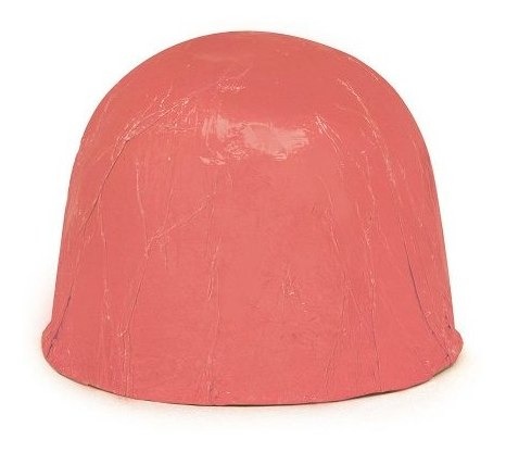 Capacete de segurança rosa com textura lisa e arranhões