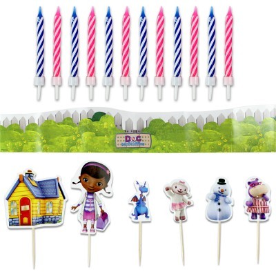 Velas de aniversário azuis e rosas e toppers de bolo com personagens coloridos em palitos de madeira