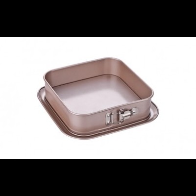 Forma quadrada de metal cor bronze com fecho externo para bolos