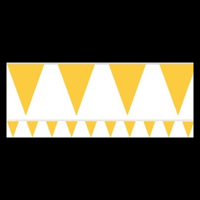 Bandeiras triangulares amarelas em cordas brancas