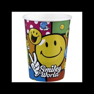 Copo de papel colorido com carinhas sorridentes e texto Smiley World