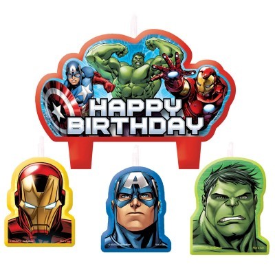Velas de aniversário com personagens Marvel e texto Happy Birthday
