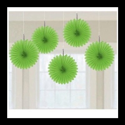 Decorações pendentes em leque de papel verde