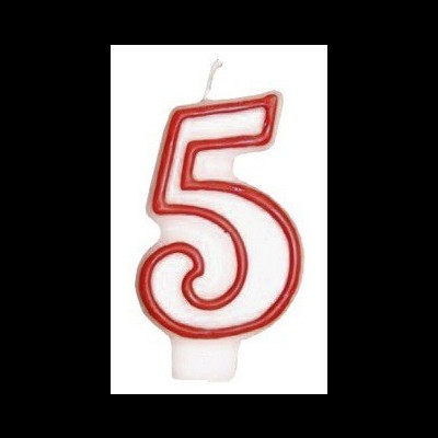 Vela em forma do número 5 com contorno vermelho