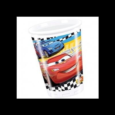 Copo plástico com personagens do filme Cars e padrão xadrez preto e branco