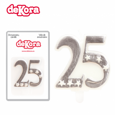 Vela de aniversário número 25 prateada e branca na embalagem da marca deKora