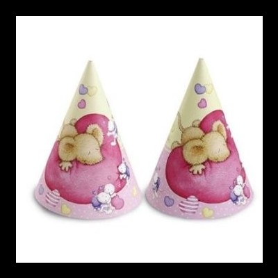 Dois chapéus de festa de papel com desenho de urso e corações