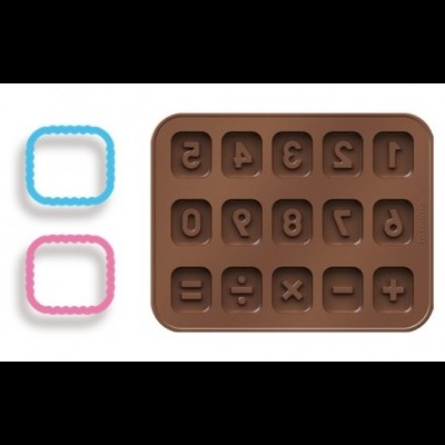 Forma silicone castanha com números e símbolos e dois cortadores quadrados azul e rosa