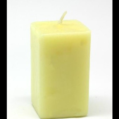 Vela retangular amarela com pavio