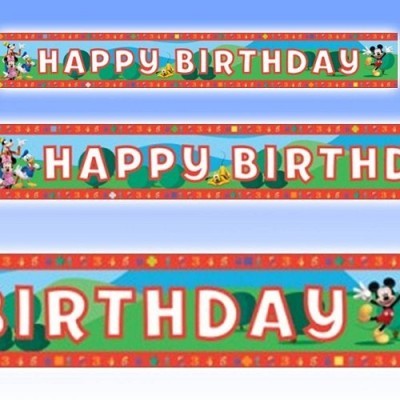 Faixa decorativa 'HAPPY BIRTHDAY' com personagens Mickey Mouse e amigos em fundo verde e vermelho