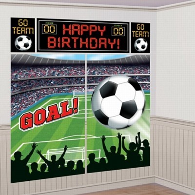 Painel decorativo de festa com tema de futebol e mensagem de feliz aniversário