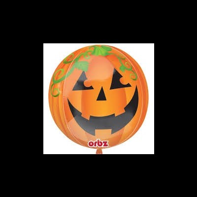 Balão redondo laranja em formato de abóbora de Halloween com rosto sorridente preto e folhas verdes.
