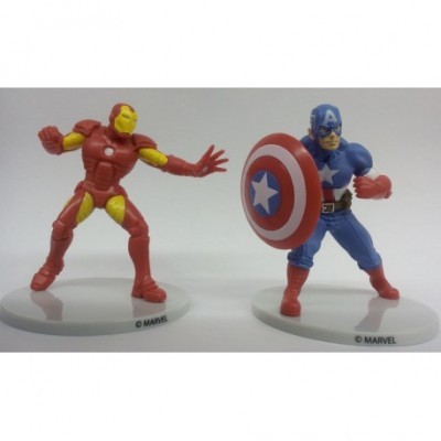 Figuras de ação Marvel Iron Man e Captain America em bases brancas