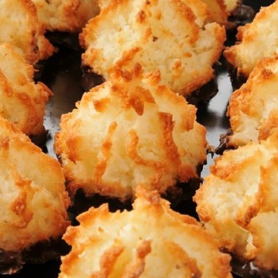 Bolos caseiros de côco dourados