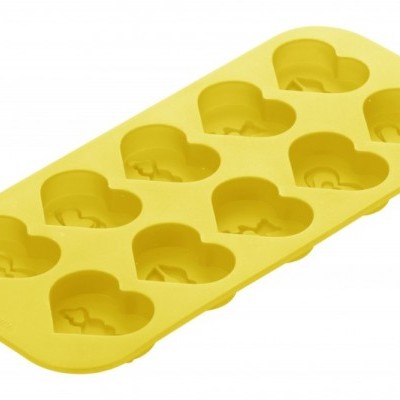 Forma amarela de silicone com moldes em forma de coração