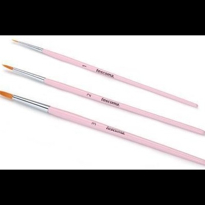 Conjunto de três pincéis de pintura cor-de-rosa com cerdas castanhas e numerações