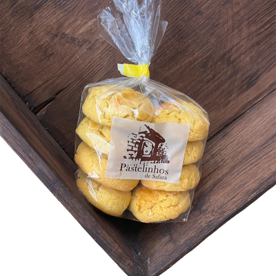 Pacote transparente de pastéis amarelos com etiqueta PASTELINHOS de Safara