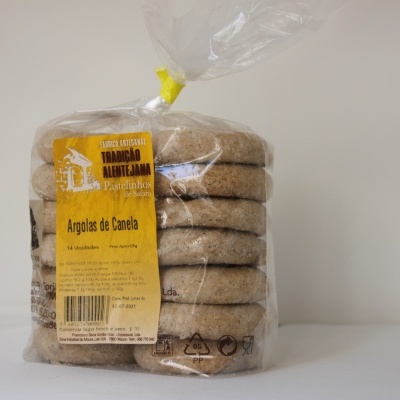 Pacote com argolas de canela tradicionais do Alentejo em saco plástico com etiqueta amarela