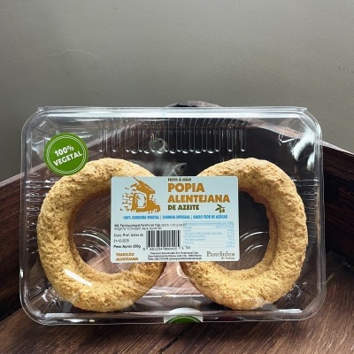Popia Alentejana de Azeite em embalagem transparente sobre superfície de madeira