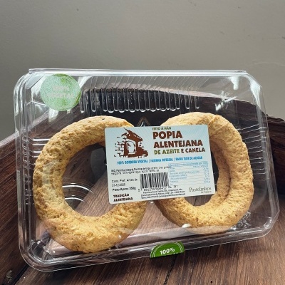 Duas popias alentejanas numa embalagem transparente com rótulos e selo 100% vegetal