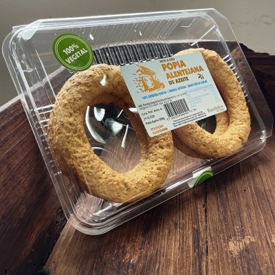 Embalagem com duas popias alentejanas de azeite, transparente com selo 100% vegetal.