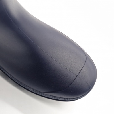 Soleira de sapato preta lisa em material sintético