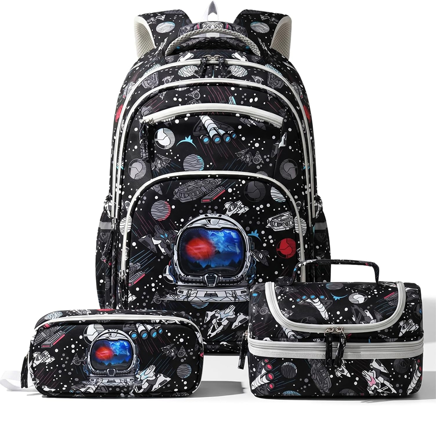 Conjunto Escolar Space Astronauta - Mochila + lancheira térmica + porta-lápis Conjunto escolar com padrão espacial preto, azul e branco incluindo mochila, estojo e lancheira.
