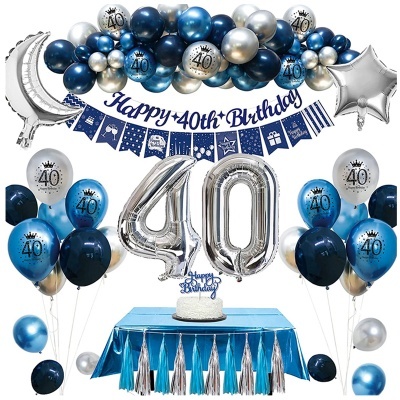 Decoração para 40º aniversário com balões prateados, azuis e pretos e faixa 'Happy 40th Birthday'