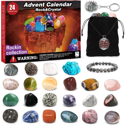 Caixa de calendário do advento com 24 cristais coloridos e saco preto com chaveiro prateado