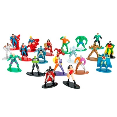 Mini figuras de super-heróis em plástico colorido sobre bases.