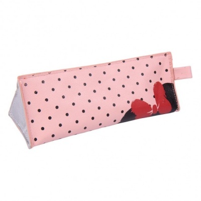 Estojo triangular rosa com bolinhas pretas e detalhe rosto feminino