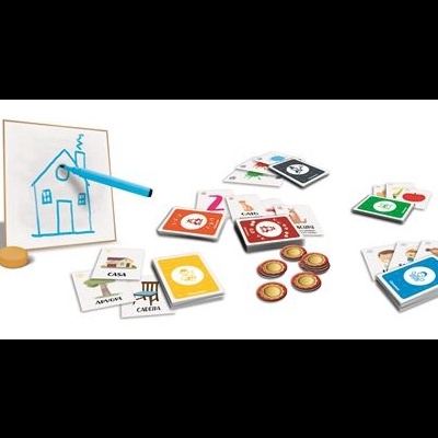 Jogo de cartas e tabuleiro com desenho colorido