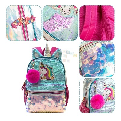 mochila infantil de unicórnio com lantejoulas azuis, rosas, prateadas e pompom rosa