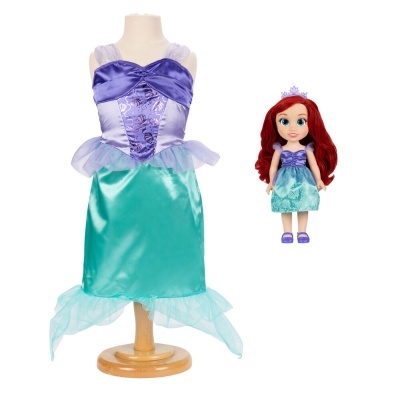 Vestido de criança e boneca da Ariel, a sereia, com cores roxa, verde e azul claro