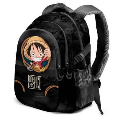 Mochila preta com desenho do personagem Luffy e logo One Piece