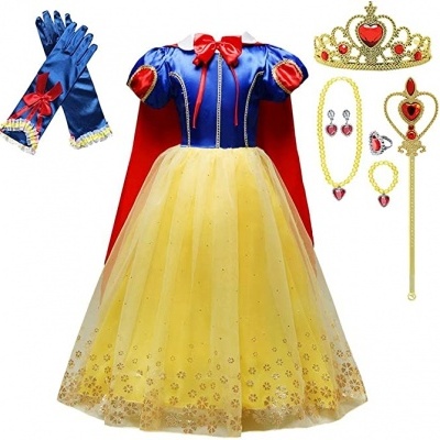 Vestido de princesa azul, vermelho e amarelo com acessórios dourados e vermelhos