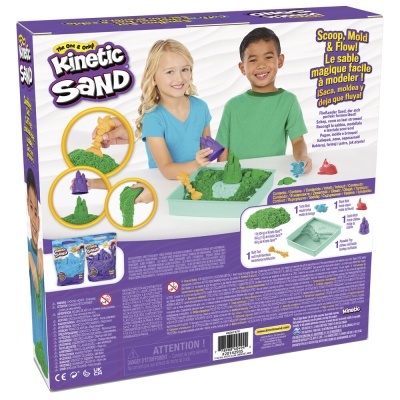 Embalagem do brinquedo Kinetic Sand com crianças a brincar com areia moldável