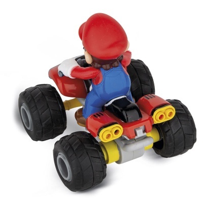 Figura de brinquedo de Mario em veículo quadriciclo