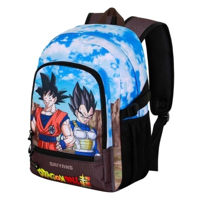 Mochila com imagem de personagens Saiyans em fundo azul com nuvens