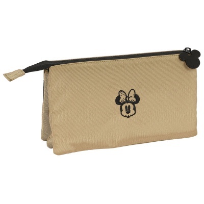 Estojo bege em tecido com fecho preto e pendente com cabeça de personagem