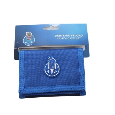 Carteira azul tri-fold com logótipo FCP embalada