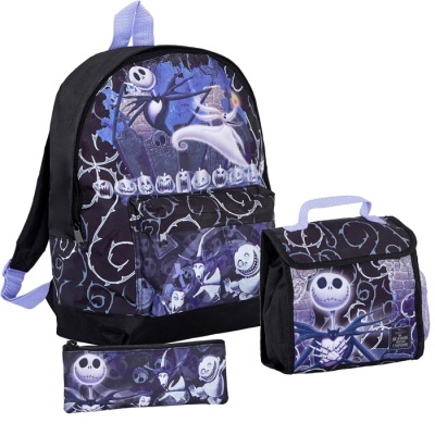 Mochila, estojo e bolsa com estampados do filme The Nightmare Before Christmas.