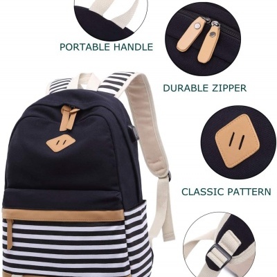 Mochila azul escuro com listras brancas e pretas, alças e pega bege, detalhes em couro sintético.