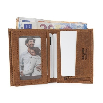 Carteira em pele castanha aberta com cartões e notas visíveis
