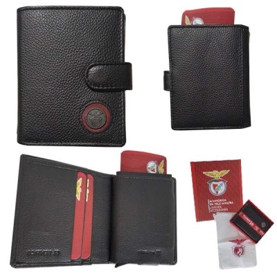 Carteira preta de pele com fecho e símbolo bordado em vermelho