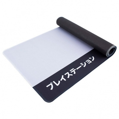 Tapete de rato branco e preto com caracteres japoneses