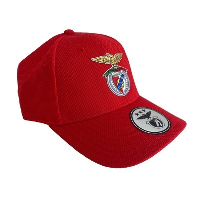 Boné vermelho SL Benfica com emblema colorido e adesivo prateado com símbolo e estrelas