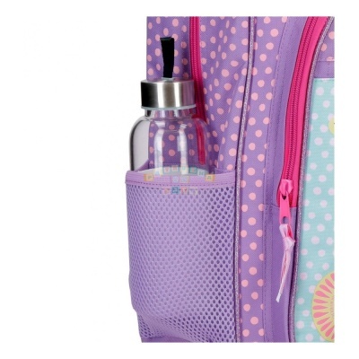 Garrafa transparente na mochila lilás com bolinhas cor-de-rosa
