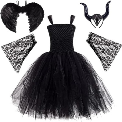 Fantasia preta com vestido de tule, asas, lenços de renda e máscara com chifres