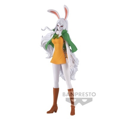 Figura colecionável Banpresto com personagem de orelhas de coelho e vestido amarelo